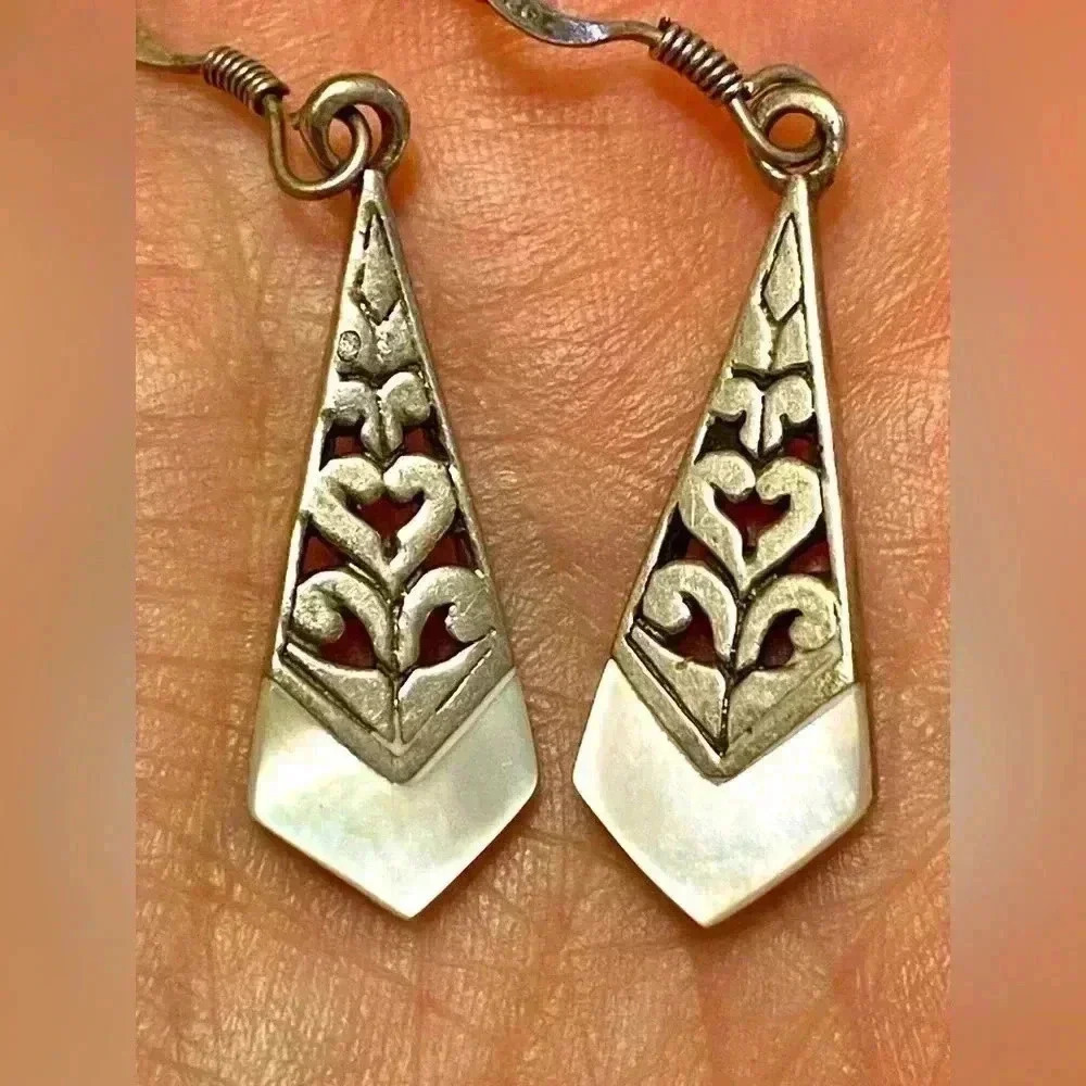 ✨Sterling  silver earrings with mother of pearl ✨ - Picture 6 of 7